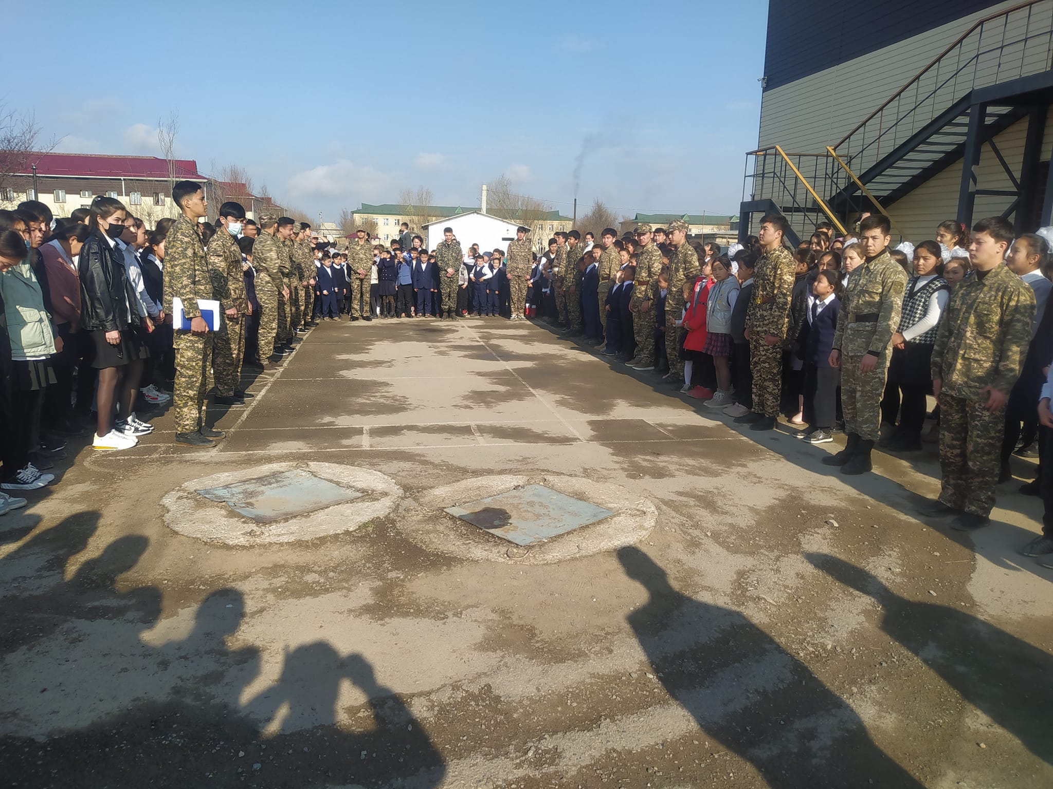 Ө.Жәнібеков атындағы №4 жалпы орта лицей-интернатында 1-наурыз Дүние жүзілік “Азаматтық қорғаныс” күніне орай мектепте іс-шара жоспары жасалып бекітілді.