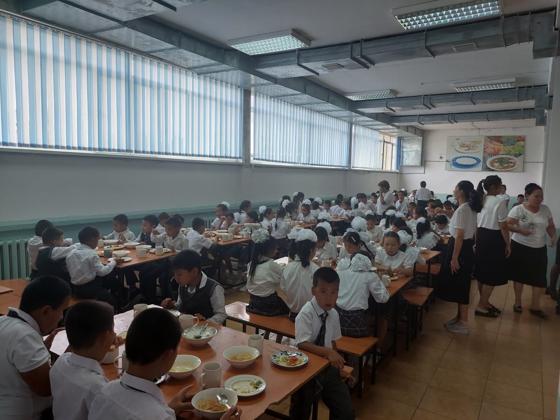 ✏️Ел Президенті Қасым-Жомарт Тоқаевтың 2029 жылға дейінгі сайлауалды бағдарламасы аясында 1-4 сынып оқушыларын 100 пайыз мектеп тамағымен қамту жоспарланған.